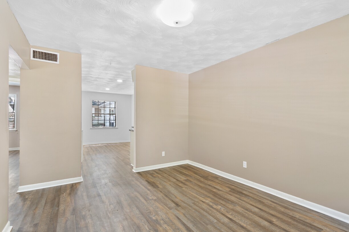 Building Photo - 2904 Windsor Ave