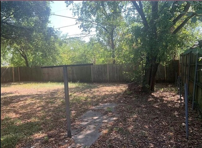 Building Photo - Great Rental in Farmers Branch, TX 75234