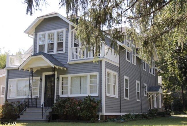 Building Photo - 20 Seneca Trl