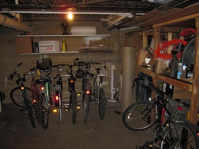 Building Photo - 1220 Marion, Apartment #34