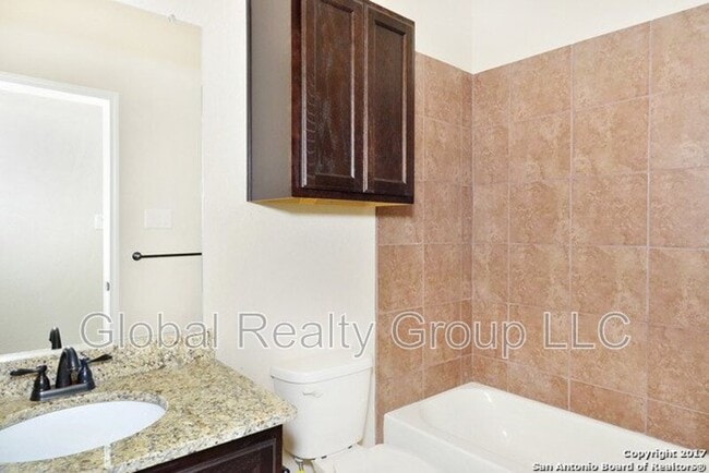 Building Photo - 2557 Pahmeyer Rd