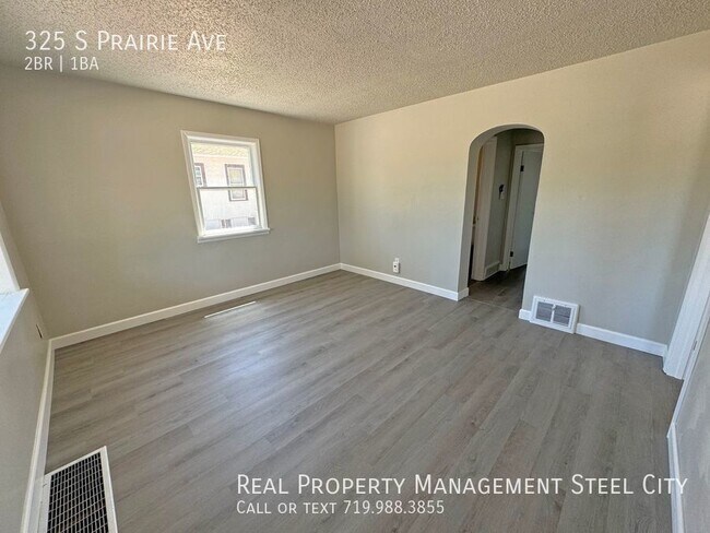 Building Photo - 325 S Prairie Ave