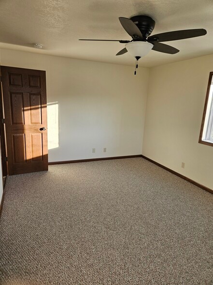 Building Photo - 825 53rd Ave