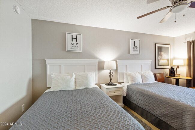 Building Photo - 7350 N Pima Rd