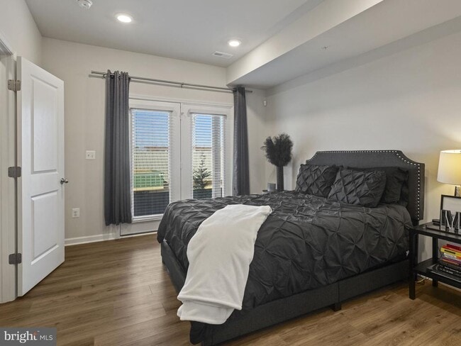 Building Photo - 4810 Vista Glen Ln