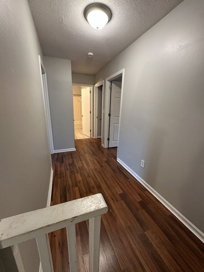 Building Photo - 3 Bedroom Townhome in Hixson! Pet-friendly!