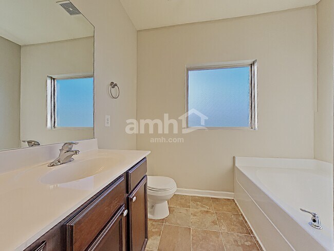 Building Photo - 4009 Fox Run N