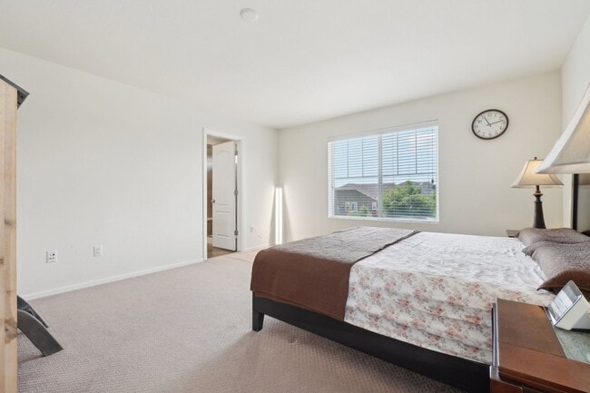 Building Photo - 4 bed 3.5 bath house located in Thornton!!
