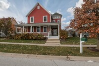 Building Photo - Executive Home In Prairie Crossing