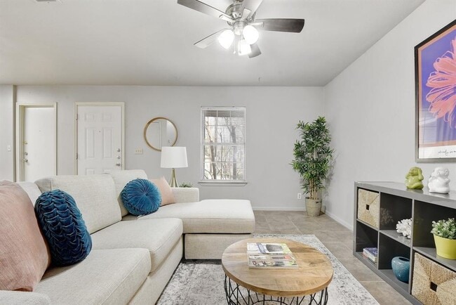 Building Photo - 6209 Langham St