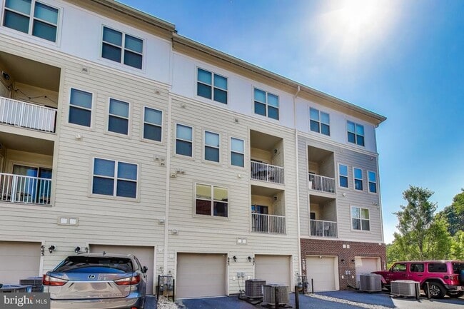 Building Photo - 645 Diamondback Dr