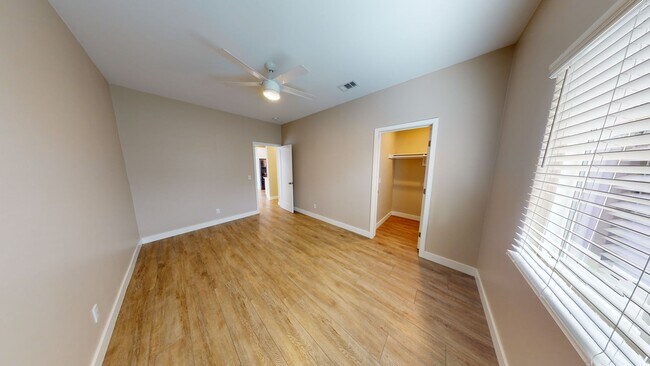 Building Photo - 4BD house on Montezuma, Private Yard and Driveway!