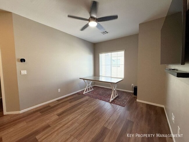 Building Photo - 525 Mossy Cup St