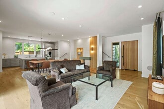 Building Photo - 1510 Newton St