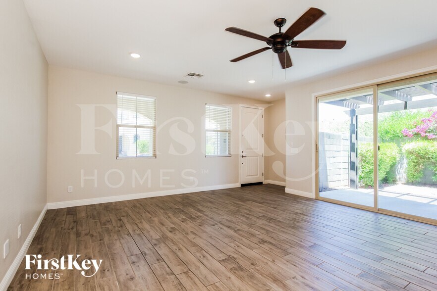 Building Photo - 1023 S 151st Ln