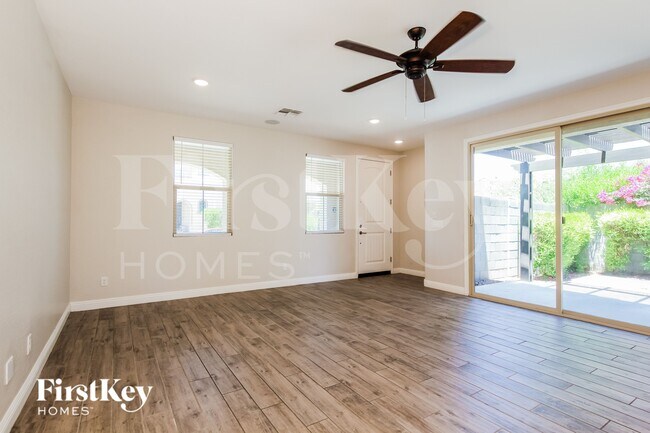 Building Photo - 1023 S 151st Ln