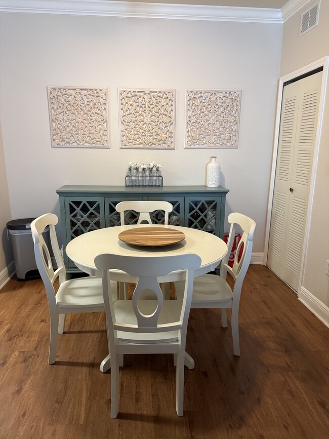 Building Photo - 1300 Eastern Pecan Pl