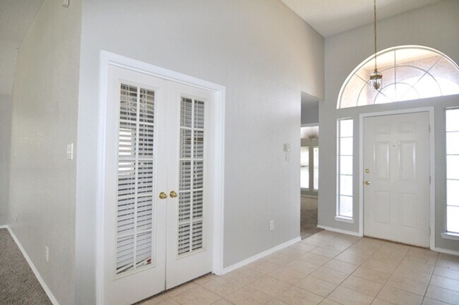 Building Photo - VIEW NOW/COMING SOON - Charming Cul-de-Sac Home in Rockwall with Flexible Floorplan & Spacious Ba...