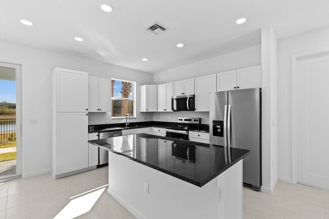 Building Photo - 4404 Longwood Lk Sq