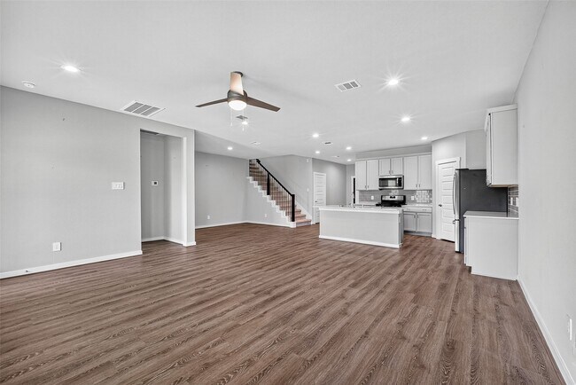 Building Photo - 13126 Lago Acero