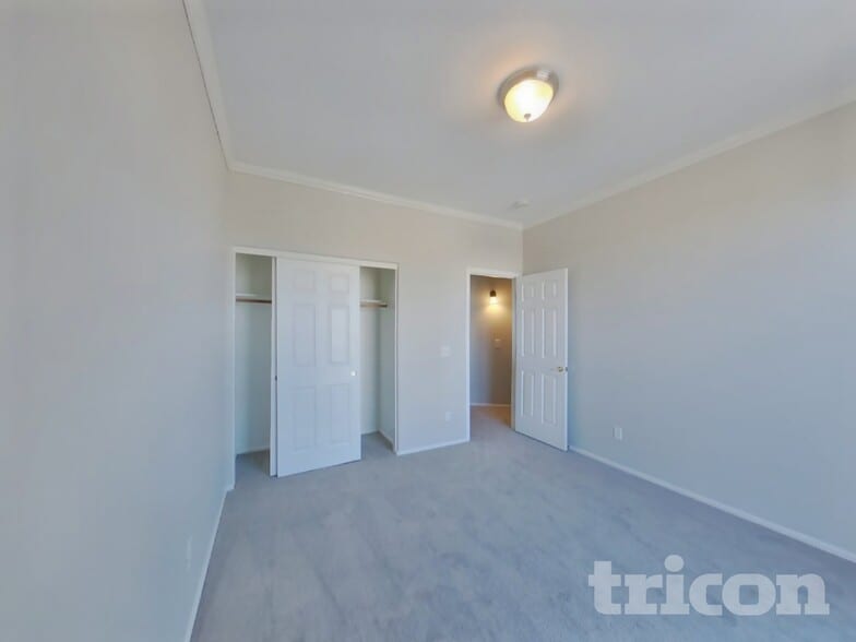 Building Photo - 3227 W White Canyon Rd