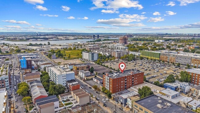 Building Photo - 172 Culver Ave