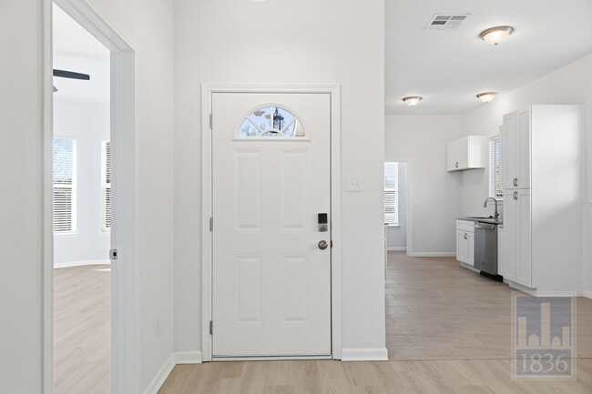 Building Photo - 2104 Cervin Blvd