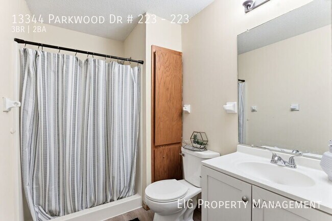 Building Photo - 13344 Parkwood Dr