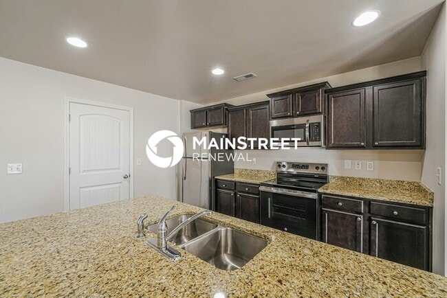 Building Photo - 3 Bedroom Pet-Friendly Home in MONTEVALLO, AL with Main Street Renewal