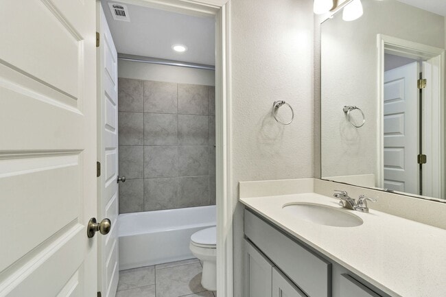 Building Photo - 227 Kellys Heroes Wy