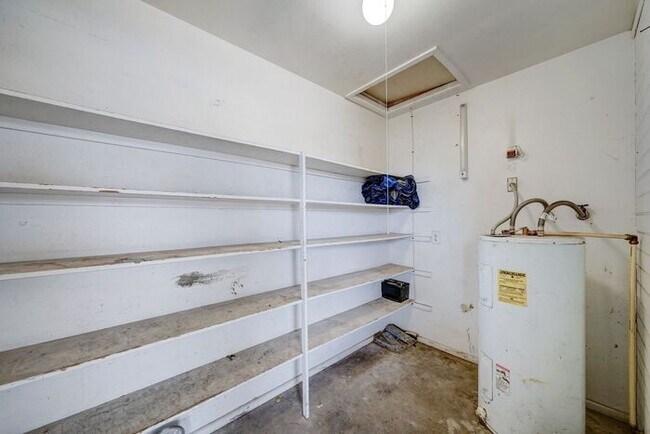 Building Photo - READY TO TOUR NOW! Adorable 2 Bath 1 Bed Home in Glendale
