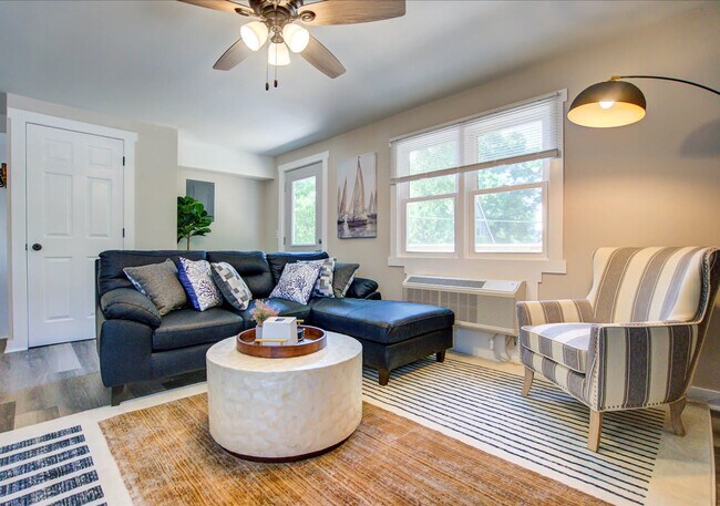 Building Photo - 156 Rodney Ct