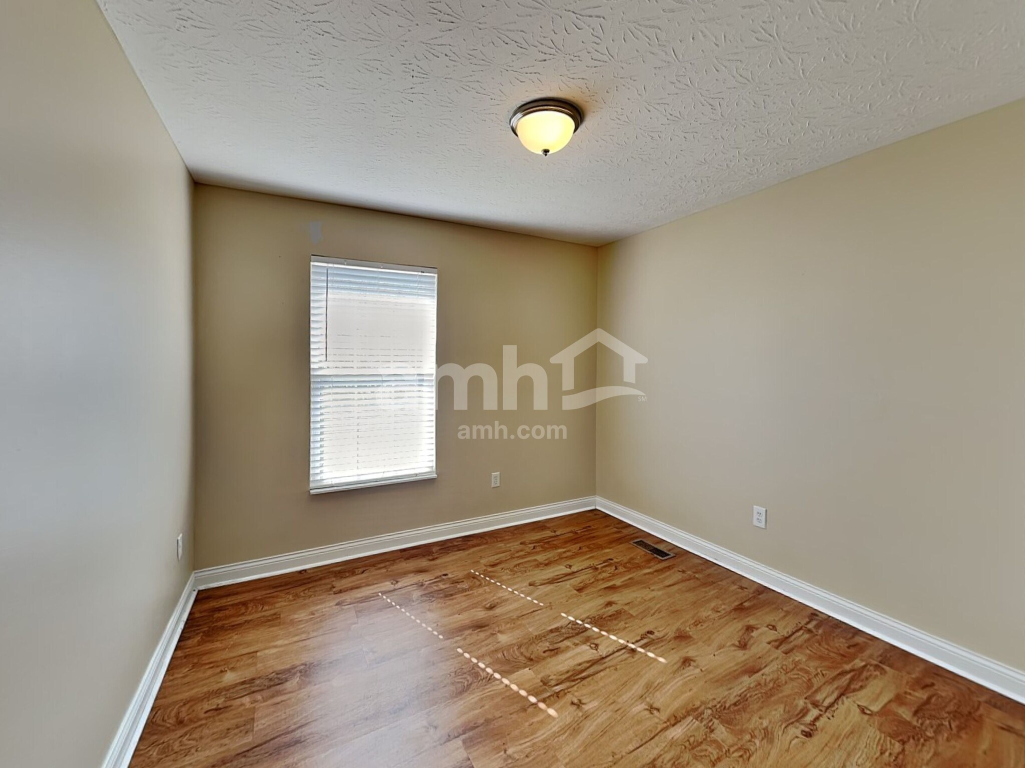 Building Photo - 10408 Lynchburg Dr