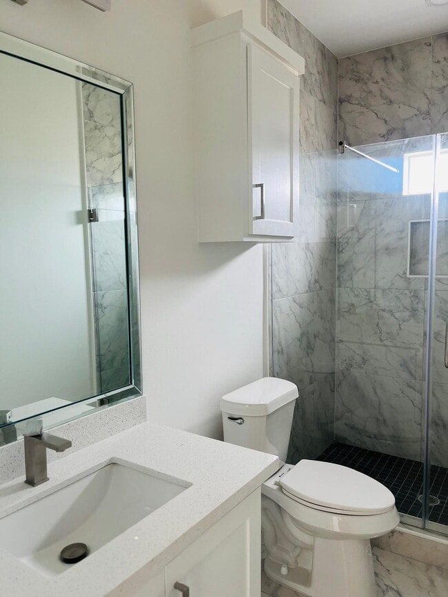 Building Photo - "Chic 2-Bed, 2-Bath Alton Apartment with Elegant Granite Touches!"