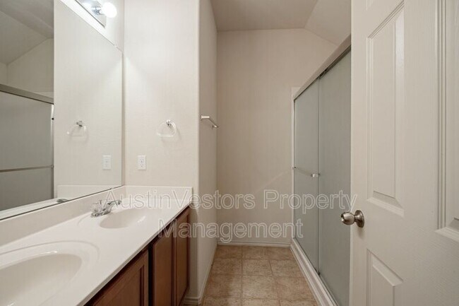 Building Photo - 100 Azurite Dr