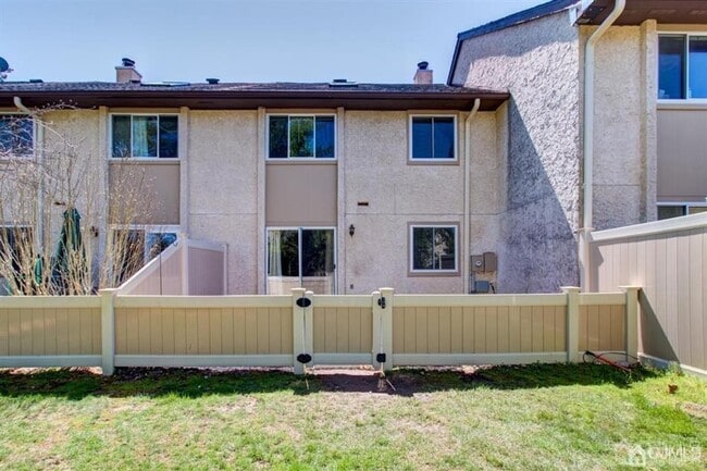 Building Photo - 59 Thoreau Dr