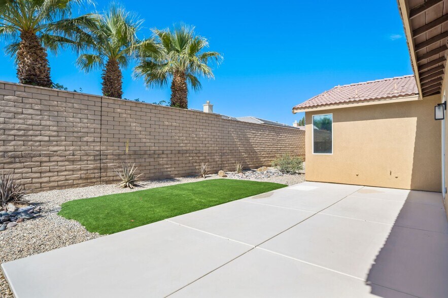 Building Photo - 79915 Grasmere Ave