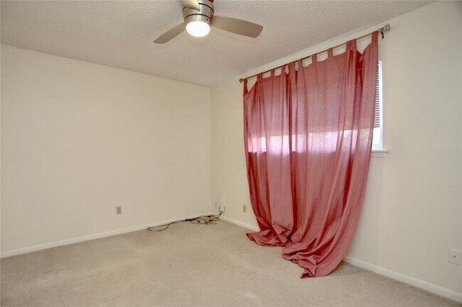 Building Photo - 4243 Yupon Ridge Dr