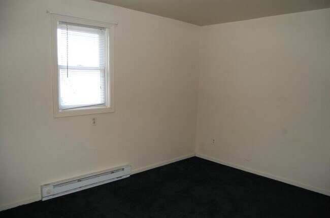 Building Photo - 609 Grove City Rd