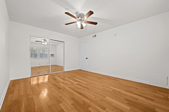 Building Photo - Renovated 3BR 2BA in Prime Beverly Hills | In-Unit W/D + Parking