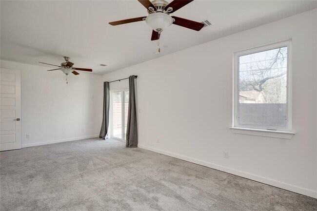 Building Photo - 1417 Kramer Ln