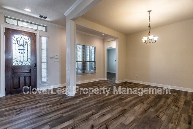 Building Photo - 908 Sussex Cove