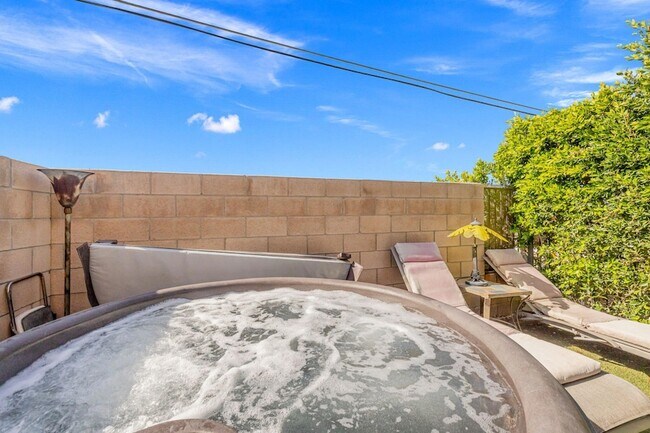 Building Photo - 12074 Tamar Dr