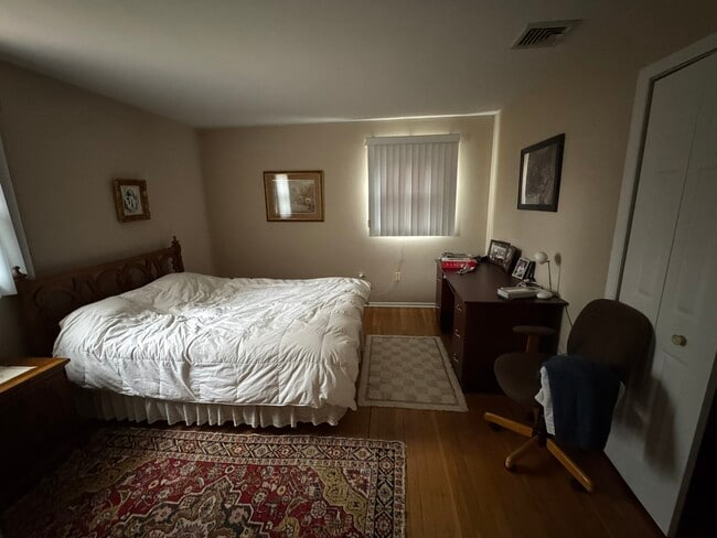 Building Photo - 5 Glenn Dr