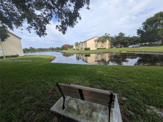 Building Photo - 731 Vista Isles Dr