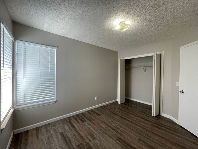 Building Photo - "Charming 3-Bed Oasis with 2 Baths in Prime Panama City Beach Location – 1,423 Sq. Ft. of Serene ...