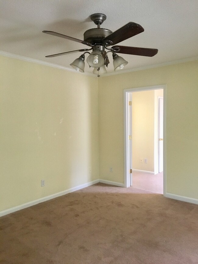 Building Photo - Rosewood