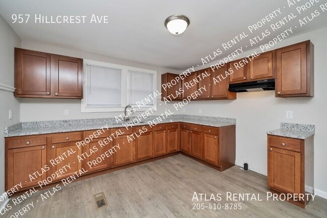 Building Photo - 957 Hillcrest Ave