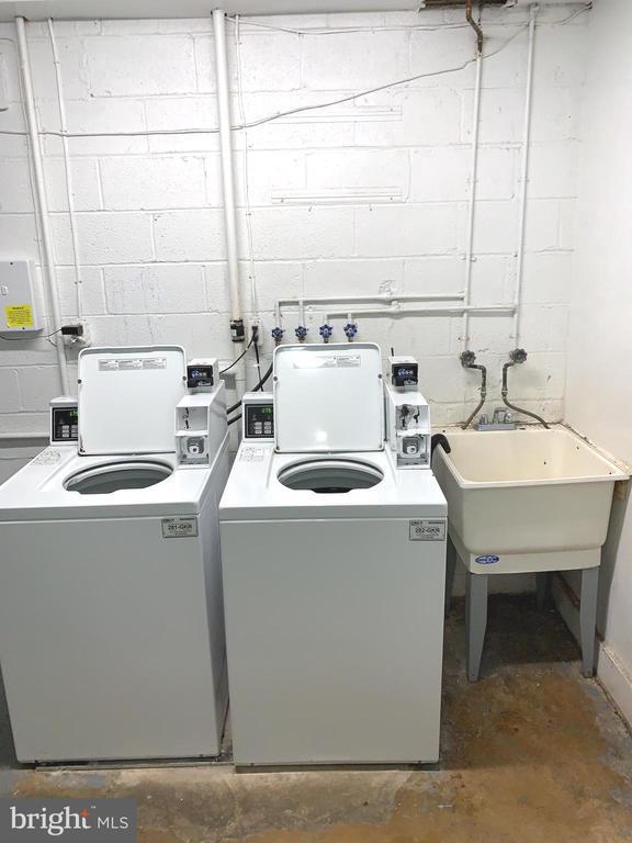 Building Photo - 2754 Hollywood Rd