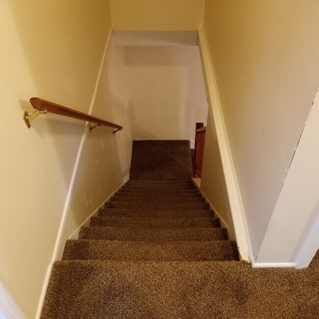 Building Photo - 43 Hawthorne St